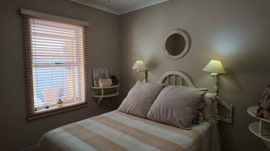 To Let 2 Bedroom Property for Rent in Oostersee Western Cape